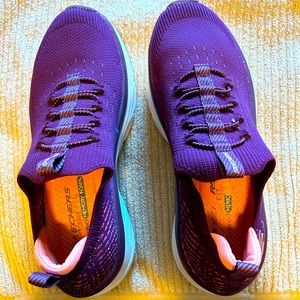 Skechers D’Lux-walker purple shoes 8.5